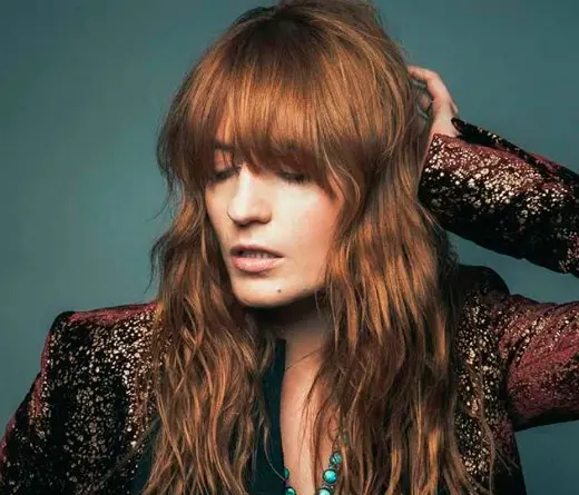Florence + The Machine lanza nueva cancin y video: Sky Full of Song.